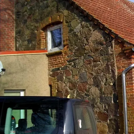 Lägenhet Gaestehaus Alte Schule Schwarz (Mecklenburgische Seenplatte)