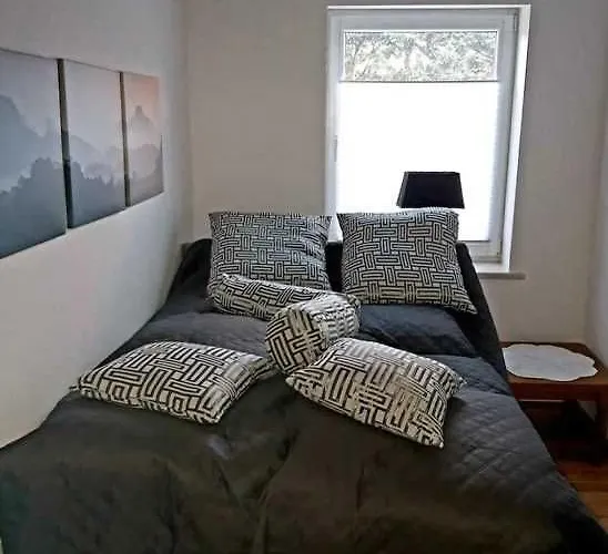 Appartement Gaestehaus Alte Schule Schwarz (Mecklenburgische Seenplatte)